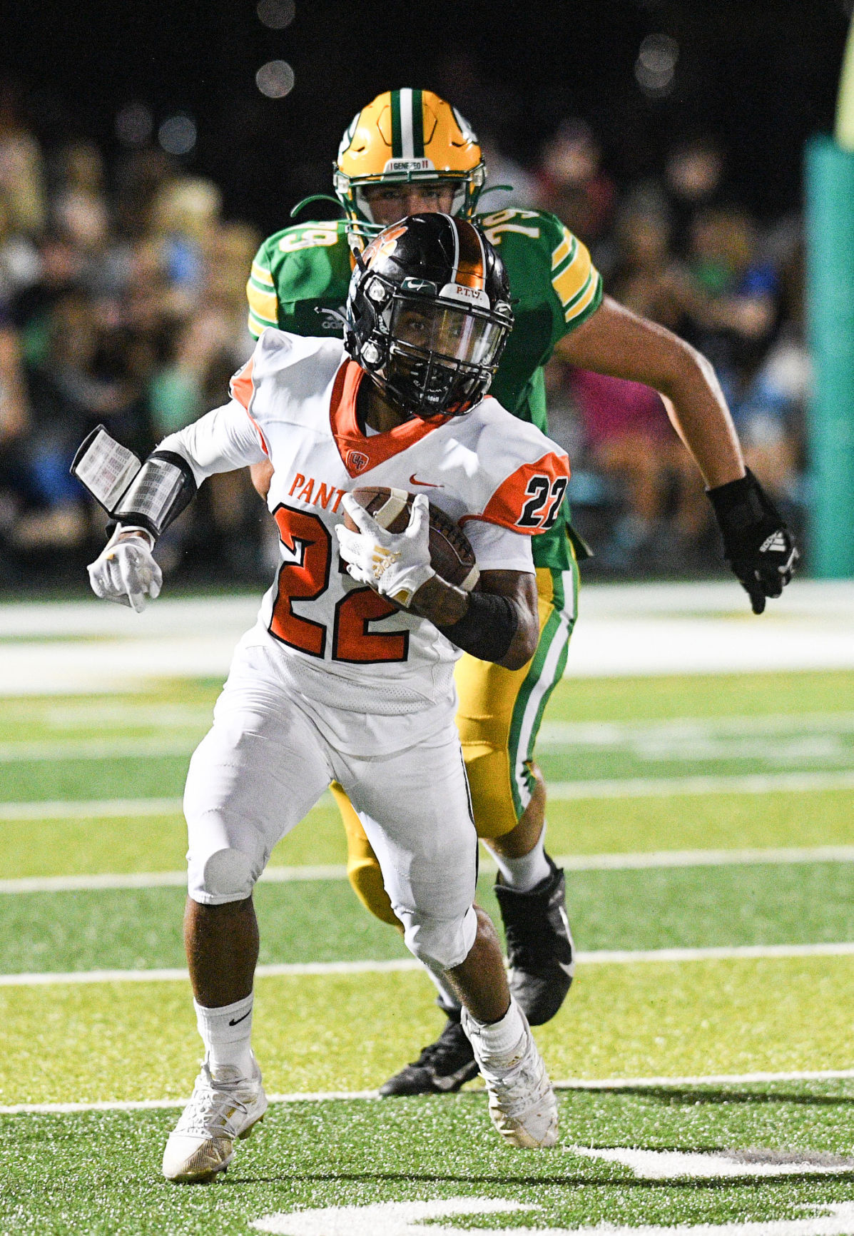 091021-qc-spt-ut-geneseo-fball-031